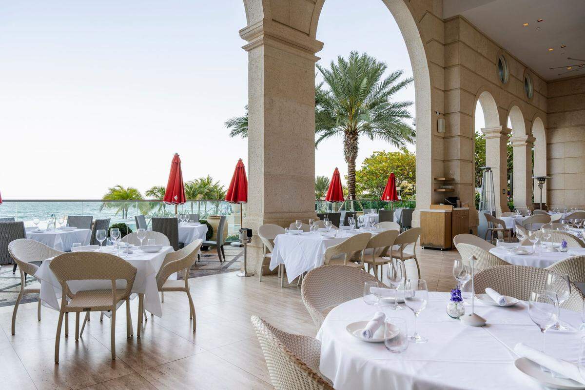 Avra Miami está ubicado en The Estates at Acqualina™ en Sunny Isles y acaba de lanzar su nuevo y muy esperado brunch.