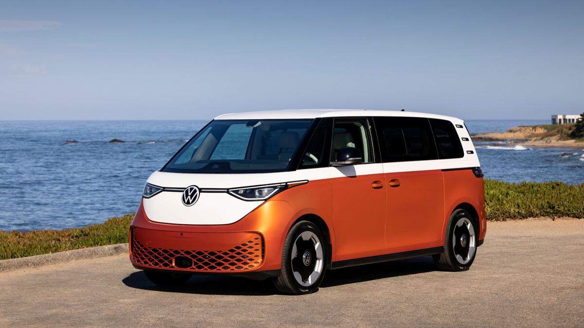 El Volkswagen ID. Buzz puede parecer solo un regreso al antiguo VW Bus, pero esta furgoneta va más allá de las simples apariencias y se convierte en algo realmente útil para la familia.