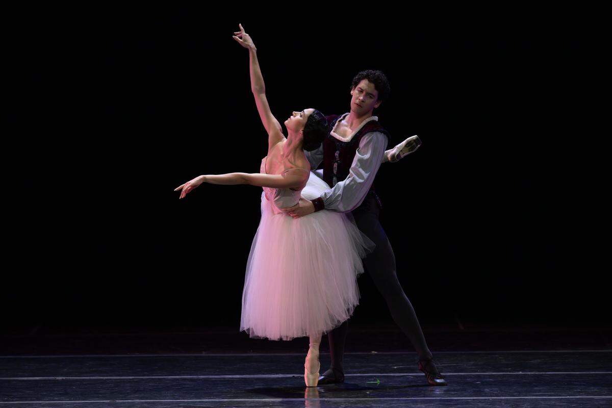 Amanda Pérez y Alejandro Olivera, del Cincinnati Ballet, en “Giselle”. 