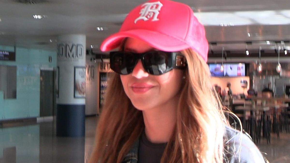 Shakira en el aeropuerto de Barcelona este miércoles Europa Press Reportajes / Europa Press 22/11/2023