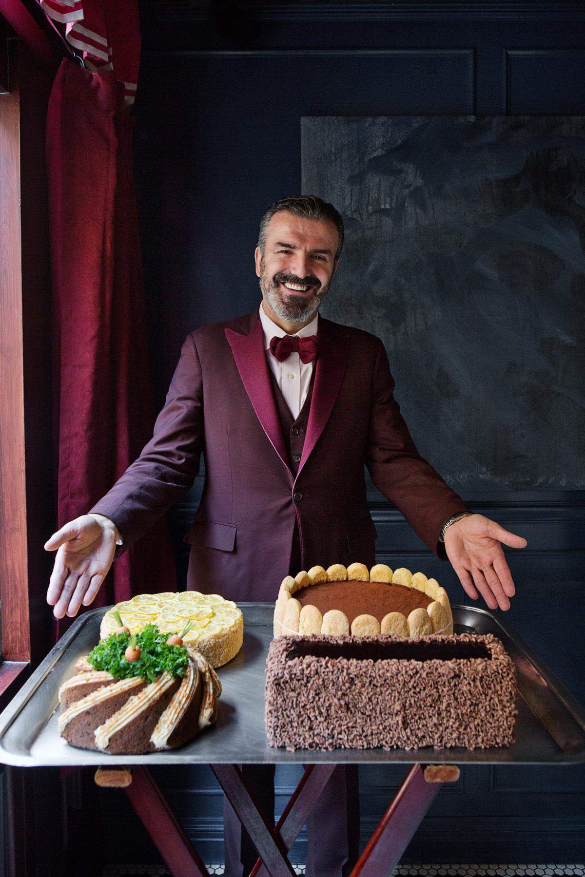 Las tortas son extragrandes y la oferta consiste en clásicos como cheesecake, tiramisú, pastel de zanahorias y torta de chocolate, entre otros.