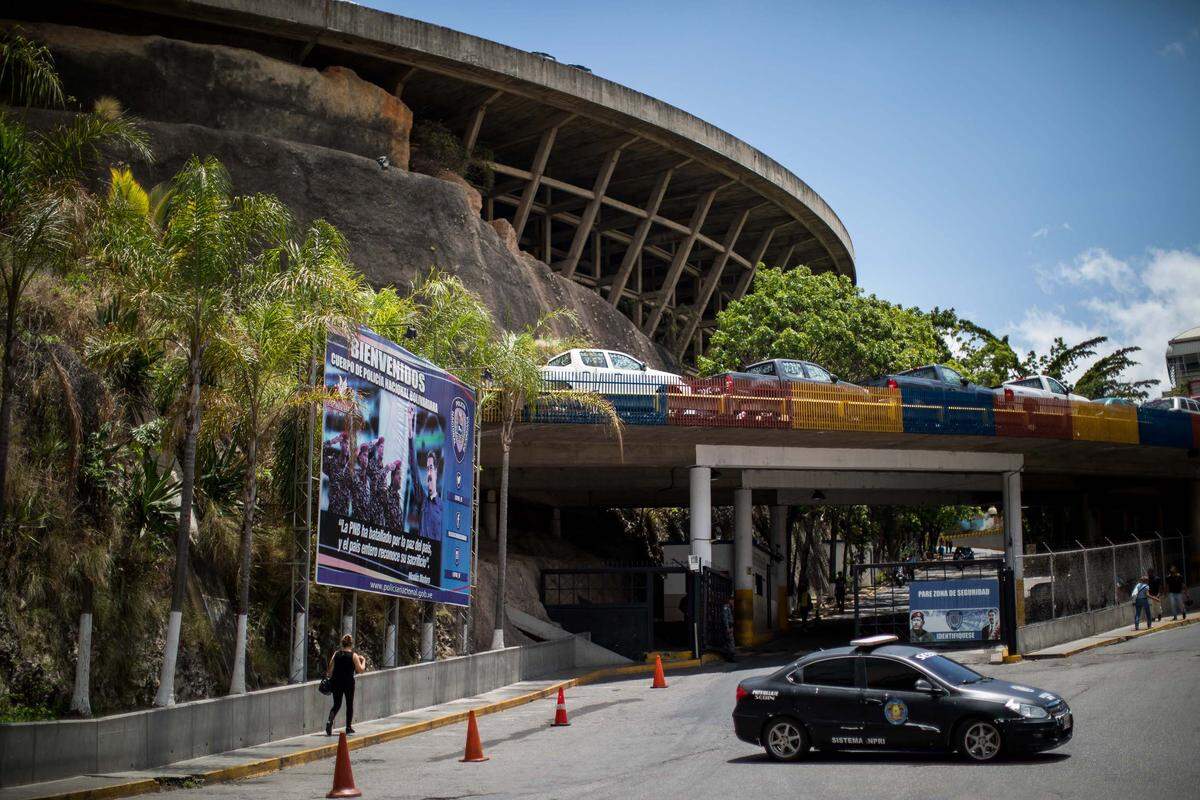 Vista externa del edificio “El Helicoide”, sede del Servicio Bolivariano de Inteligencia Nacional (SEBIN), en Caracas, Venezuela.