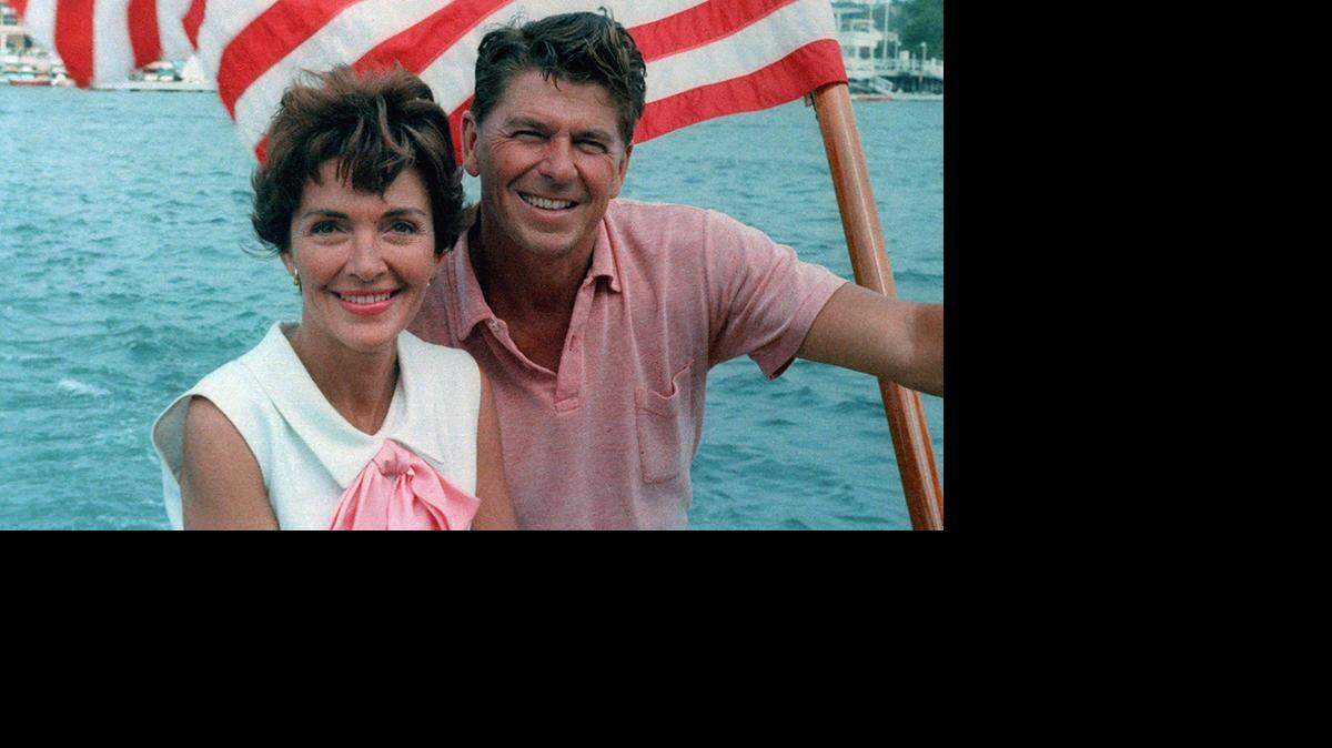 Nancy y Ronald Reagan. AP-Archivo