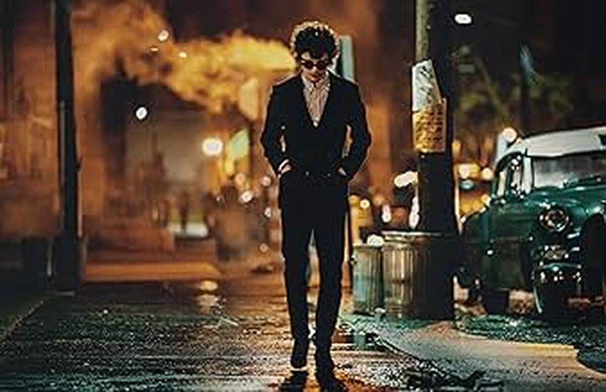Coral Gables Art Cinema proyecta ‘A Complete Unknown’ (2024). La película retrata la controversia en torno al cambio de instrumentación, cuando Bob Dylan decidió dejar la guitarra acústica y empezar a tocar la guitarra eléctrica.