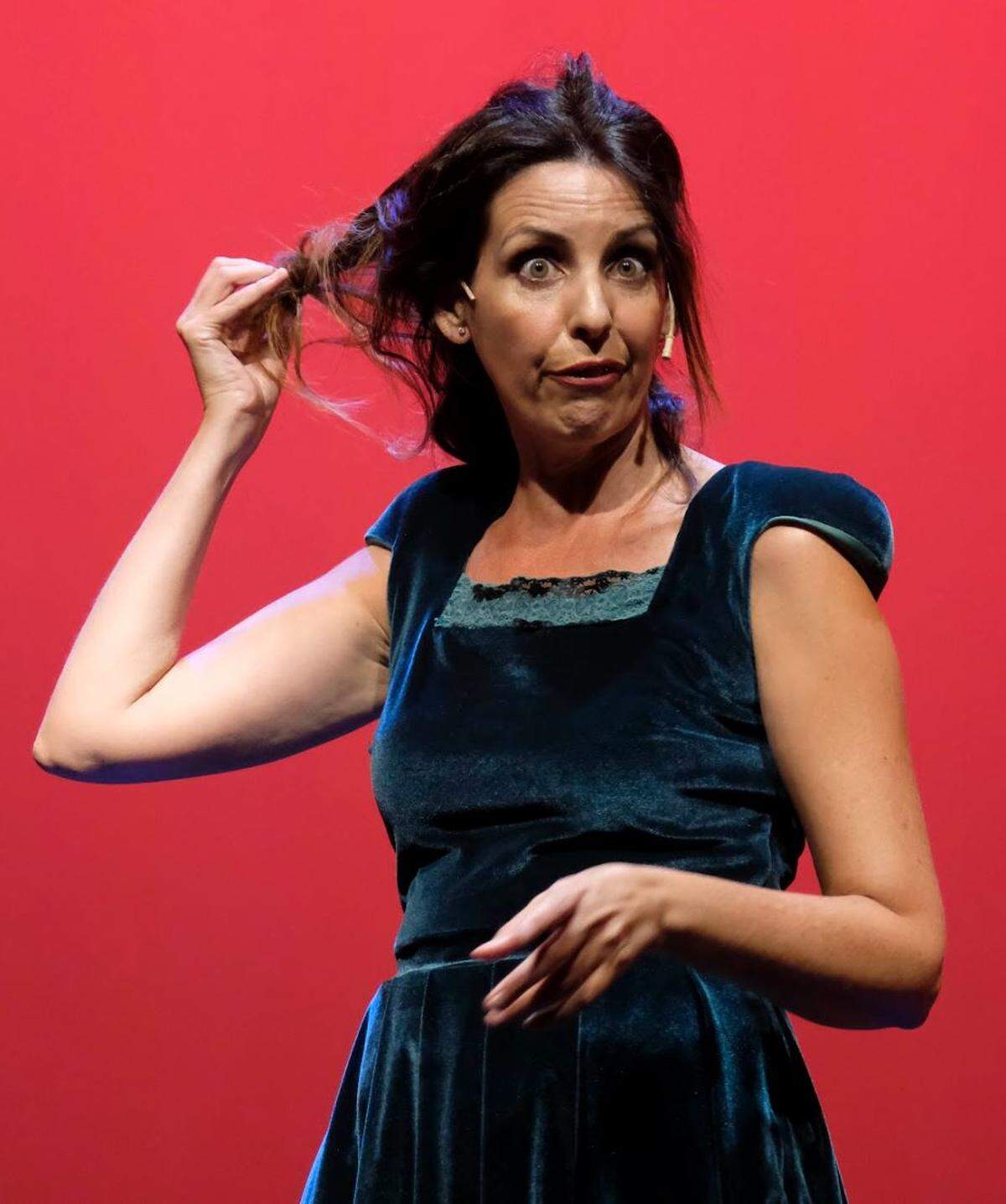 “Para mí una loba es una Caperucita que ha aprendido a reírse de sí misma, porque la risa es el mayor superpoder que existe”, asegura la autora e intérprete de “De Caperucita a loba en solo seis tíos”. 