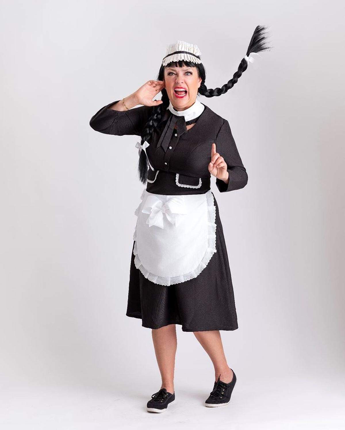 Con “acento paisa”, la directora del Teatro Trail, Marisol Correa, encarna el personaje de la mucama sincera cuyas entradas a escena deben ser siempre “punch lines”. 