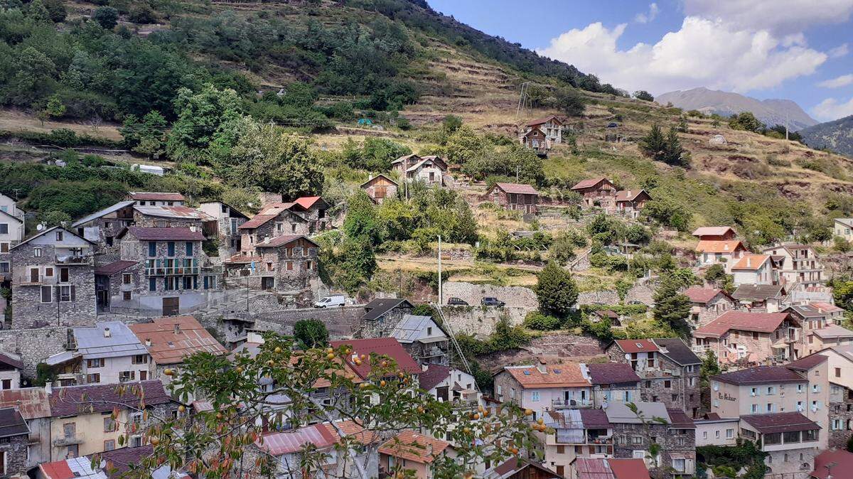 El pueblo de Roure, valle de La Tinée.