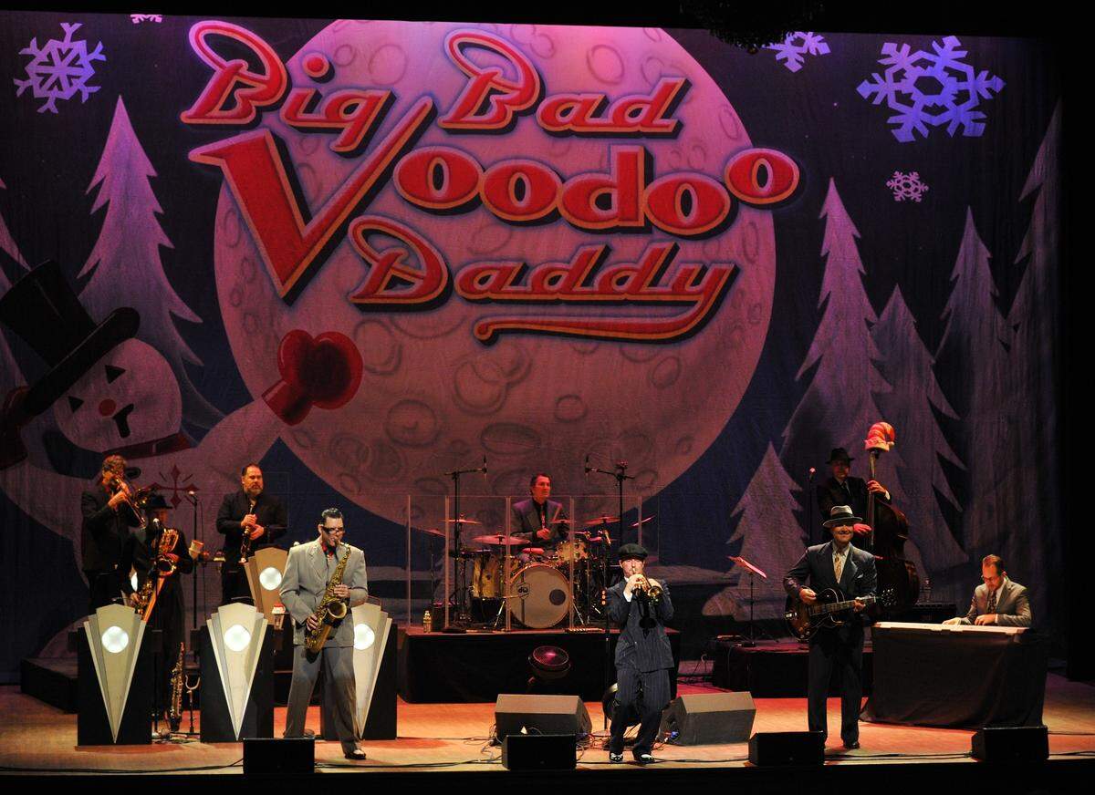 La fiesta navideña de Big Bad Voodoo Daddy es el viernes 10 de diciembre a las 8 p.m.