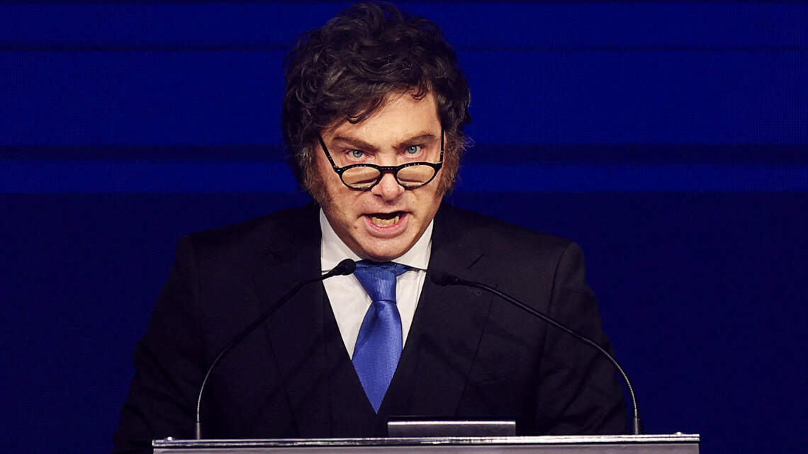 Milei vuelve a arremeter contra la prensa: 'Son de izquierda y desean que me vaya mal'
