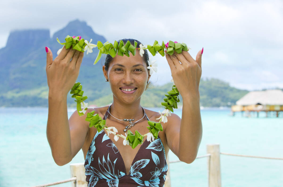 Collar de bienvenida en Bora Bora, Polinesia Francesa.