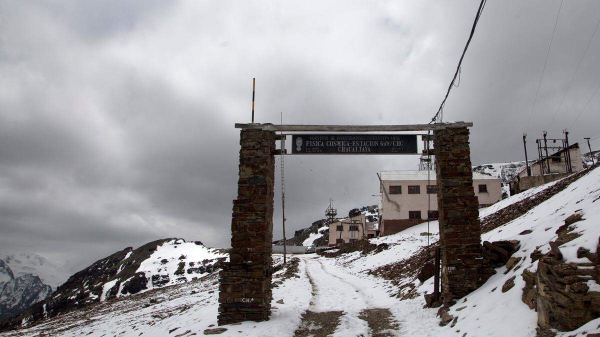 Entrada al observatorio de Chacaltaya en Bolivia. La estación es un lugar importante para recoger muestras debido a los restos de lo que fue un glaciar.