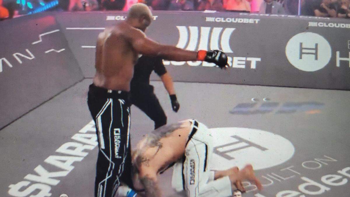 Cuatro segundos. Ese fue el tiempo que necesitó Robelis Despaigne para presentar credenciales devastadoras en su nueva avenida de deportes de combate. El “Big Boy’‘ Cubano debutó en el foso de Karate Combat con un nocaut impresionante que le deja listo para grandes cosas en el futuro de esta empresa.