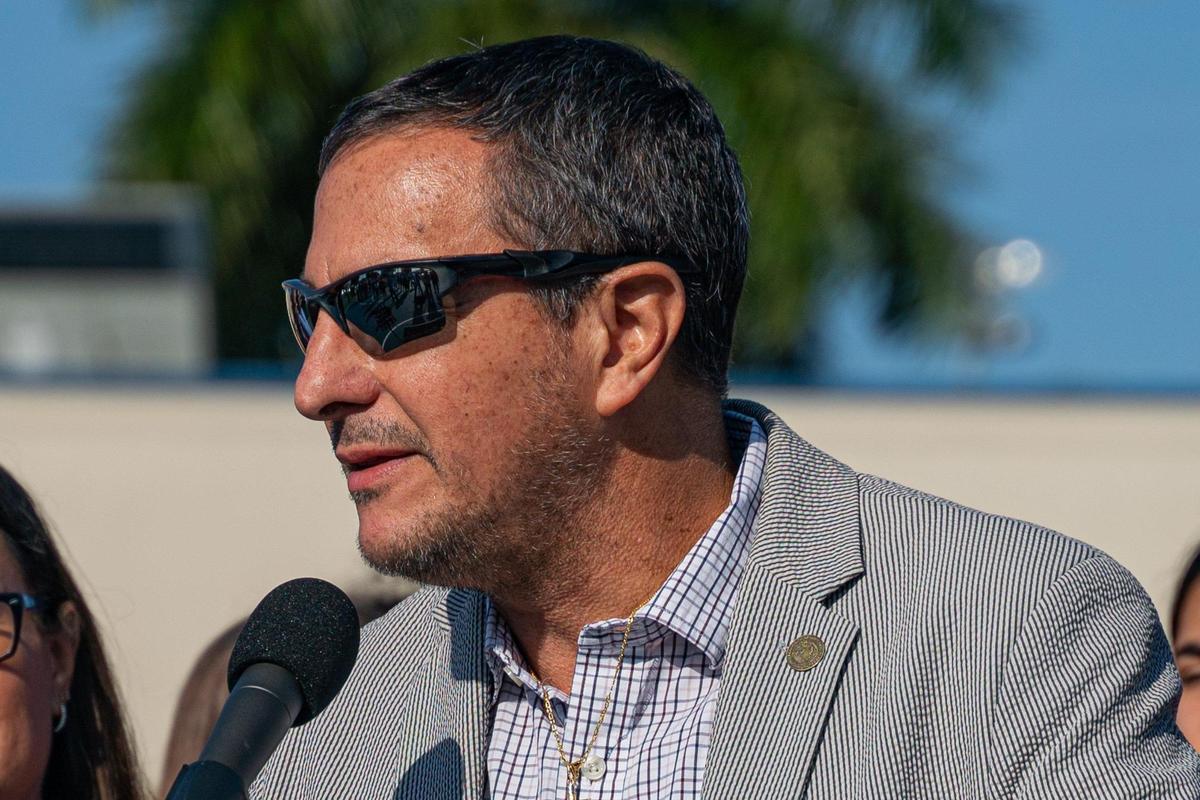 William Sánchez, director de Parques y Recreación de Hialeah, explicó en la conferencia que la ciudad tendrá un programa de recreación para adultos y personas mayores, que tengan entre 18 y 65 años, además de extender el horario de fin de semana en todos los parques de la municipalidad.