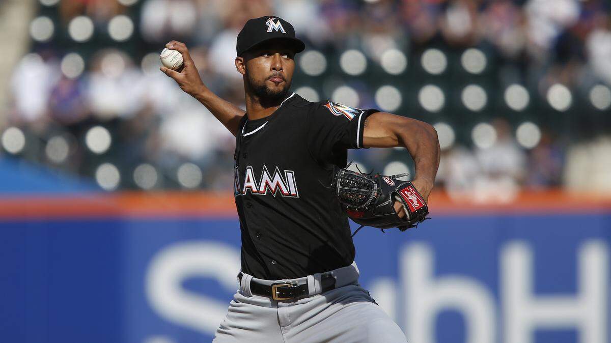 El abridor de los Marlins Sandy Alcántara lanzó siete entradas y permitió una carrera a los Mets, el 30 de septiembre de 2018 en Nueva York.