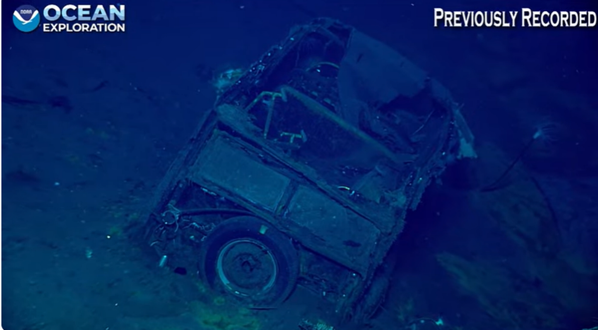 El vehículo podría haber sido llevado a bordo del barco en Pearl Harbor durante una breve visita para reparaciones “sufridas durante la Batalla del Mar del Coral”, dijeron funcionarios de la NOAA.
