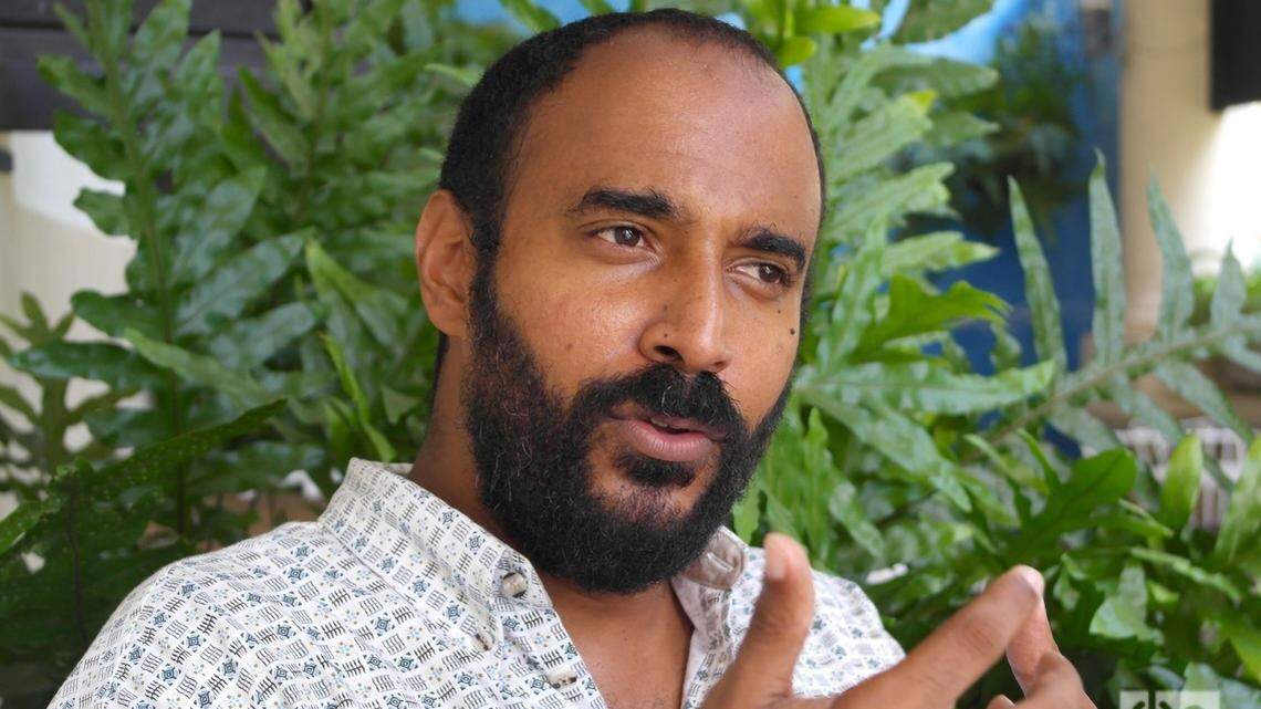 La sombra de una intervención militar estadounidense contra Cuba se cierne este viernes sobre el 65 aniversario del fallido intento de invasión de Bahía de Cochinos. El profesor de Historia de la Universidad de La Habana Fabio Fernández considera que, la situación de Cuba y Estados Unidos entonces y ahora son sustancialmente diferentes.