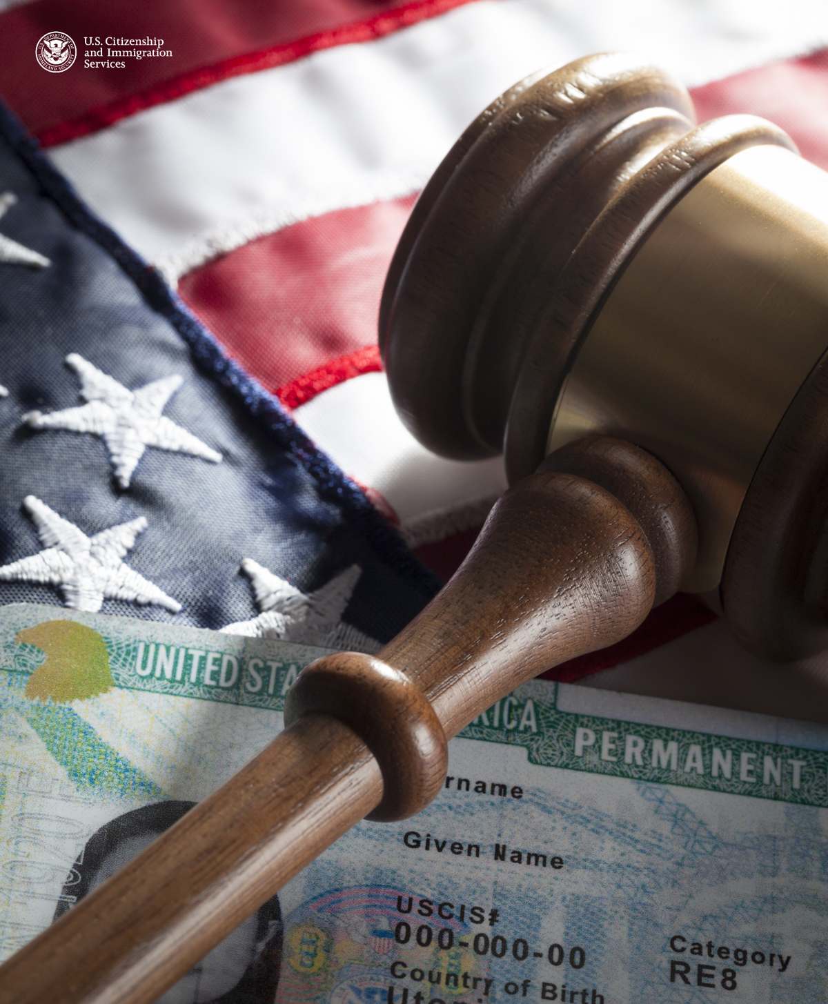 Puedes pedir el sello I-551 para una green card caducada, perdida, robada o deteriorada, entre otros casos.