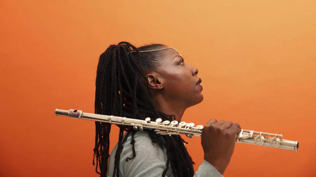 La Dame Blanche es el nombre artístico de Yaité Ramos Rodríguez, que se presentará en un concierto gratuito el jueves 13 de abril en el Miami Beach Bandshell.