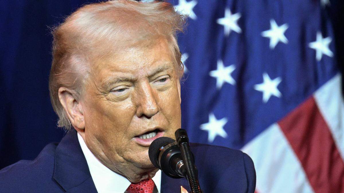 El presidente de Estados Unidos, Donald Trump, habla durante el retiro de miembros del Partido Republicano (GOP) de la Cámara de Representantes en el Kennedy Center, en Washington, DC, el 6 de enero de 2026.