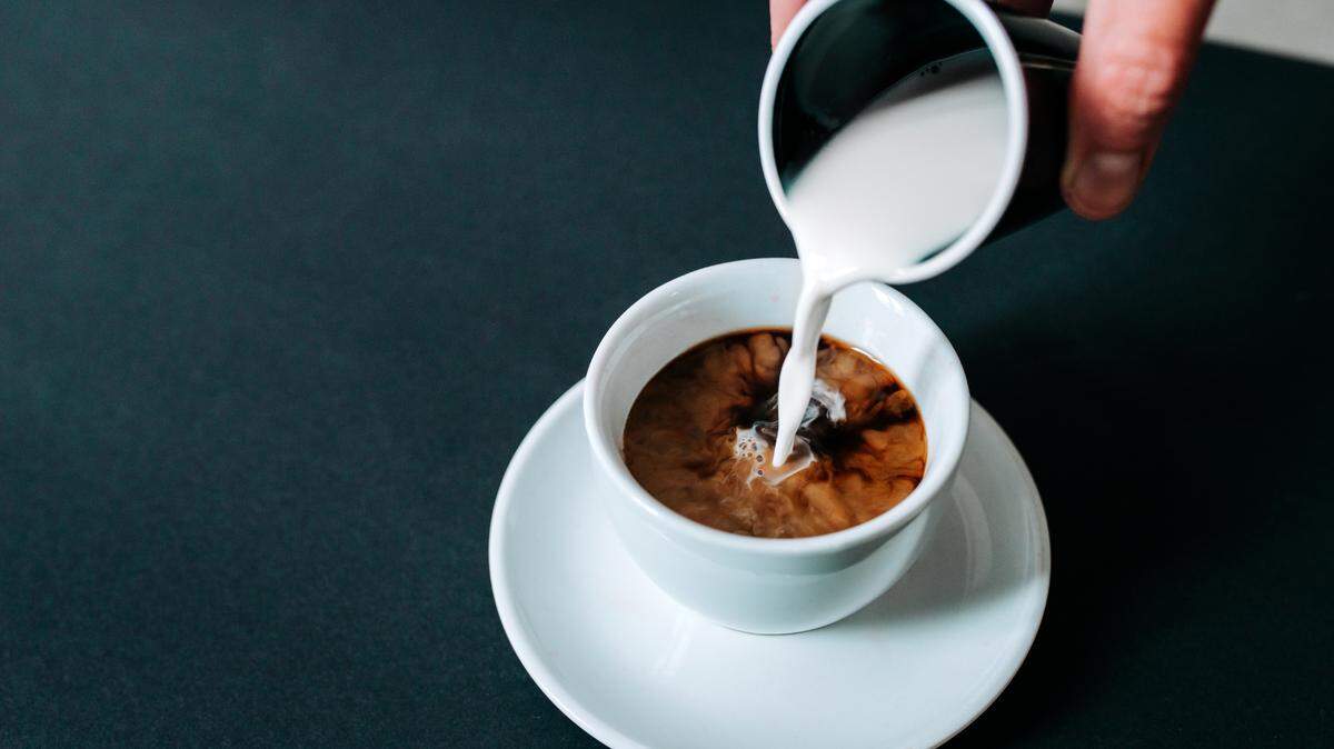Un café con leche.
