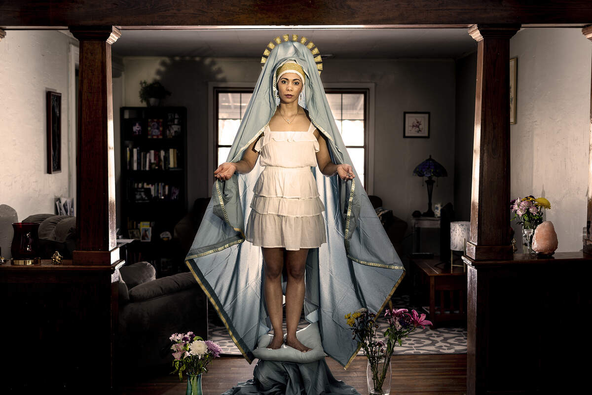 “DÍA #21”, “Virgen”. De la serie “Cuarentena: 40 días y 40 noches”, 2020. Impresión digital.
