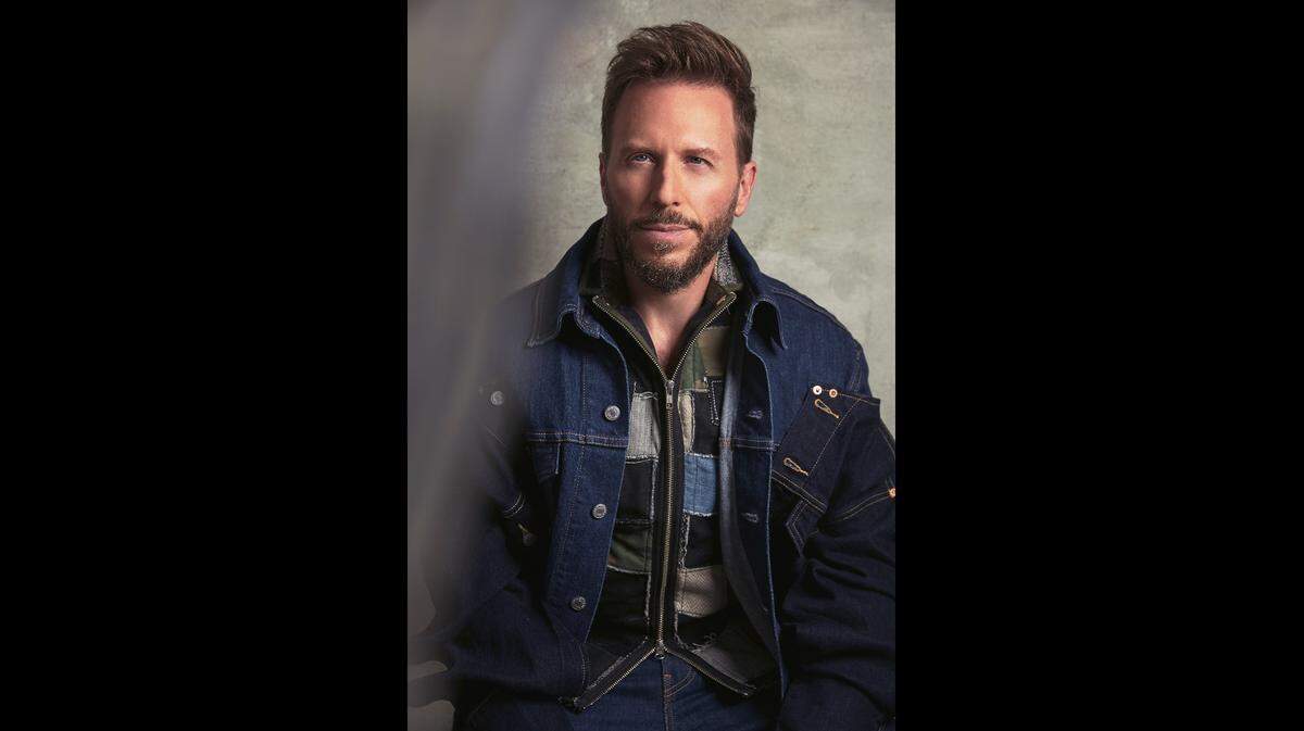 En el recital Noel interpretará temas que le solicitan los fans a través de otro de sus grandes emprendimientos del presente, la página web www.noelschajris.fan.