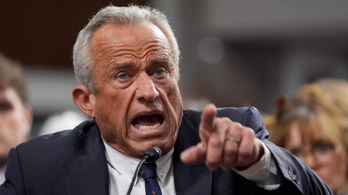 Robert F. Kennedy Jr. testifica ante el Comité de Finanzas del Senado durante una audiencia de confirmación sobre su nominación para ser Secretario de Salud y Servicios Humanos el 29 de enero de 2025 en Washington.