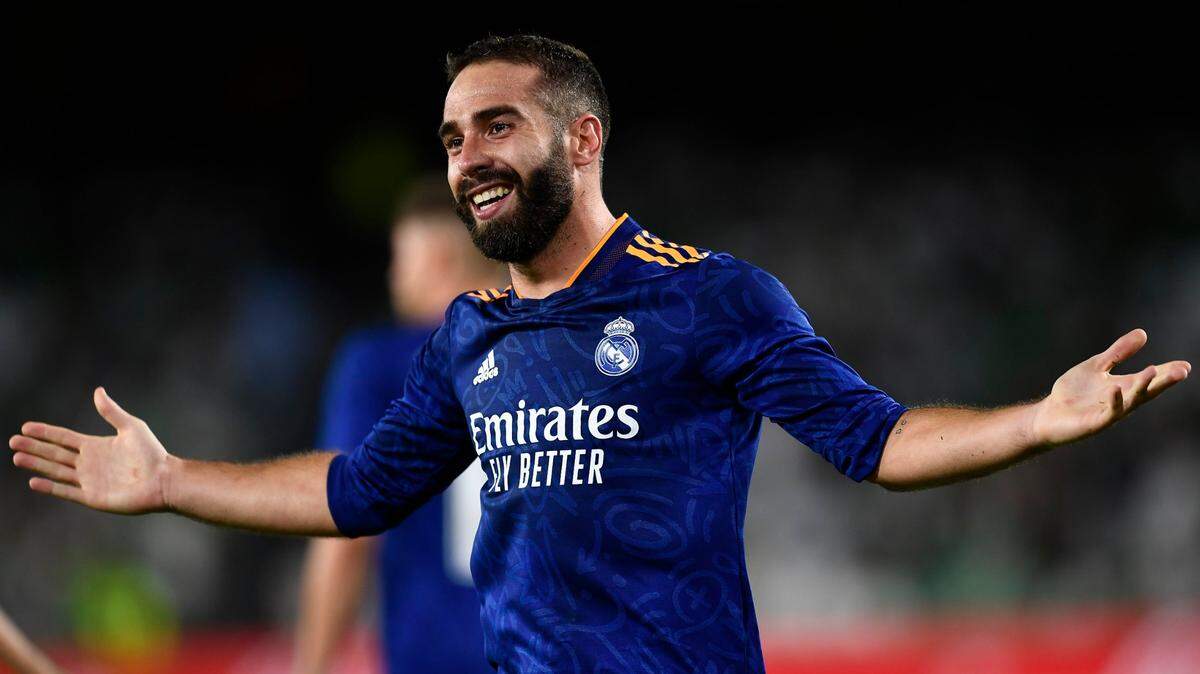 Dani Carvajal celebra tras anotar el gol del triunfo del Real Madrid 1-0 ante el Real Betis, el 28 de agosto de 2021 en Sevilla.