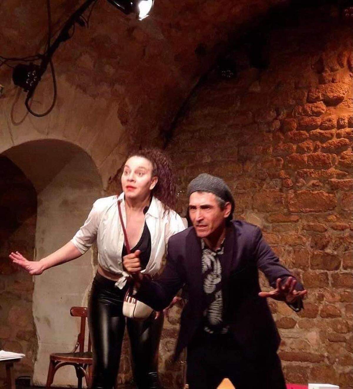 Ysmercy Salomón y Joel Cano en el teatro Nesle de París, Francia.