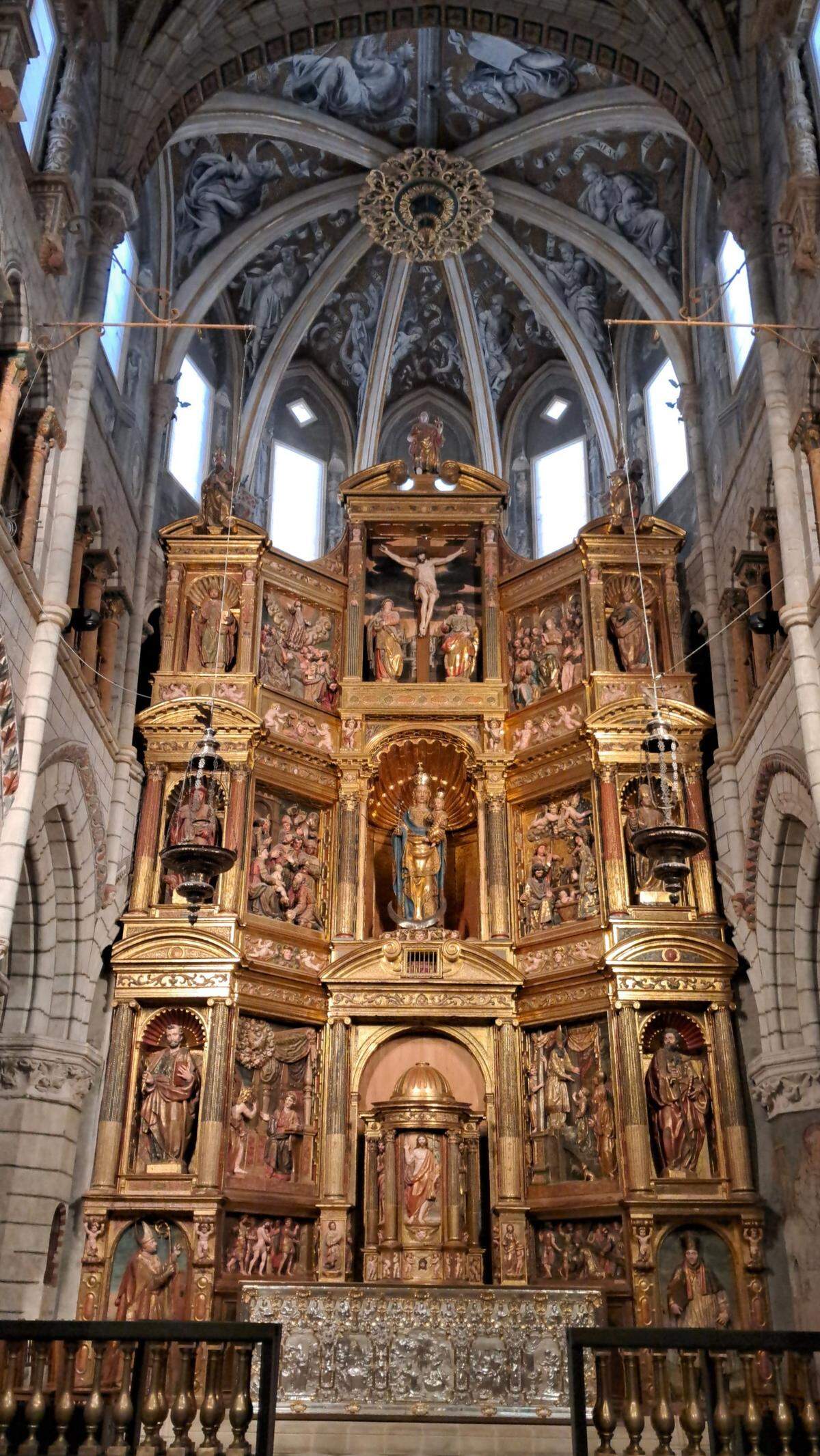 Retablo del Altar Mayor y Cúpula Catedral de Tarazona.