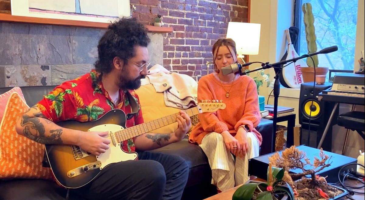 La banda Salt Cathedral está compuesta por los músicos colombianos Juliana Ronderos y Nicolás Losada.