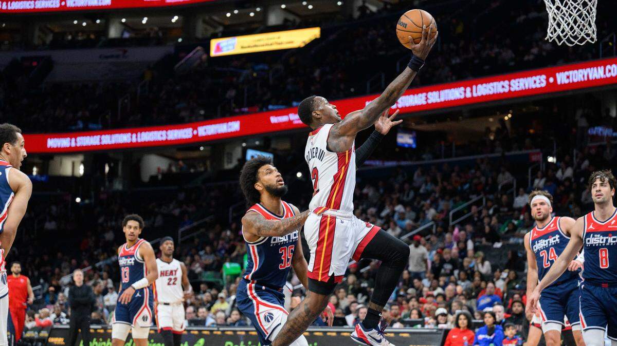 Con 27 puntos, el jugador del Heat de Miami Terry Rozier encabezó la ofensiva de su equipo en el partido ante los Wizards, celebrado el 31 de marzo de 2024 en Washington.