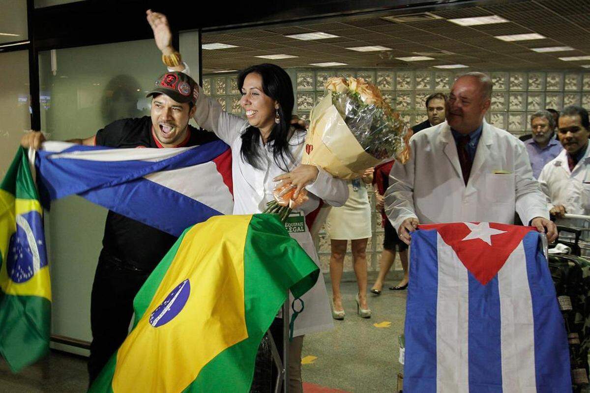 Médicos cubanos a su llegada a Brasil para participar del programa Mais Medicos, en una foto de archivo.