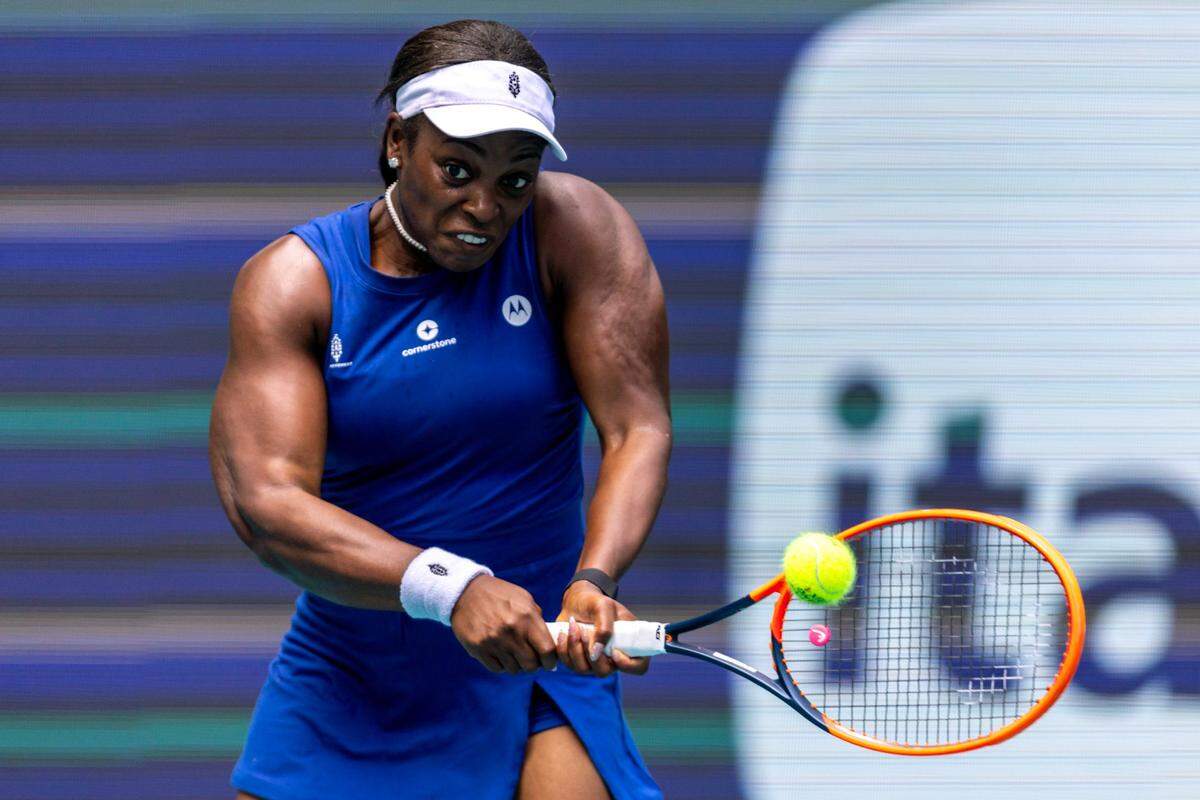 La estadounidense Sloane Stephens se impuso 6-2 y 6-3 a la alemana Angelique Kerber, en el partido del Miami Open celebrado el 20 de marzo de 2024 en el Hard Rock Stadium en Miami Gardens, Florida.