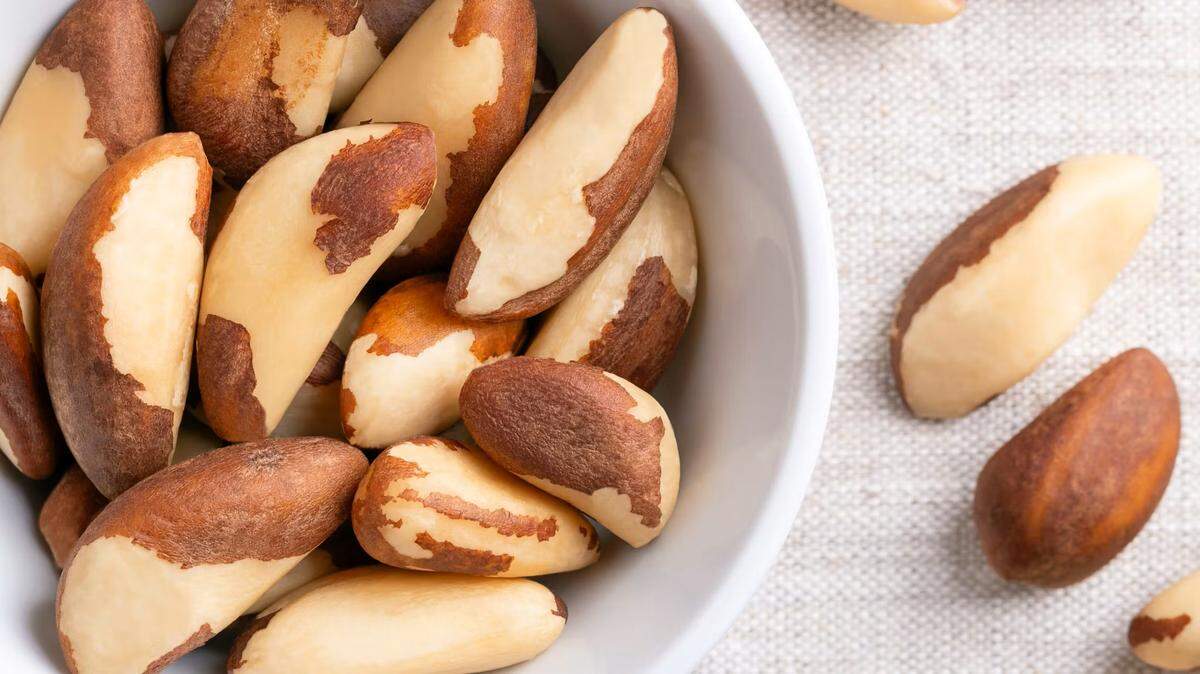 Las nueces de Brasil son ricas en selenio, un mineral esencial en pequeñas cantidades. 