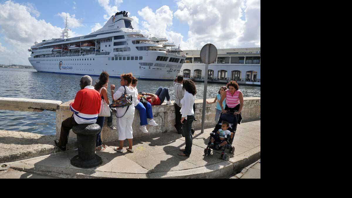 Con los 237,254 visitantes extranjeros que llegaron a la isla en mayo, la cifra de turistas internacionales a Cuba en los 5 primeros meses de 2015.