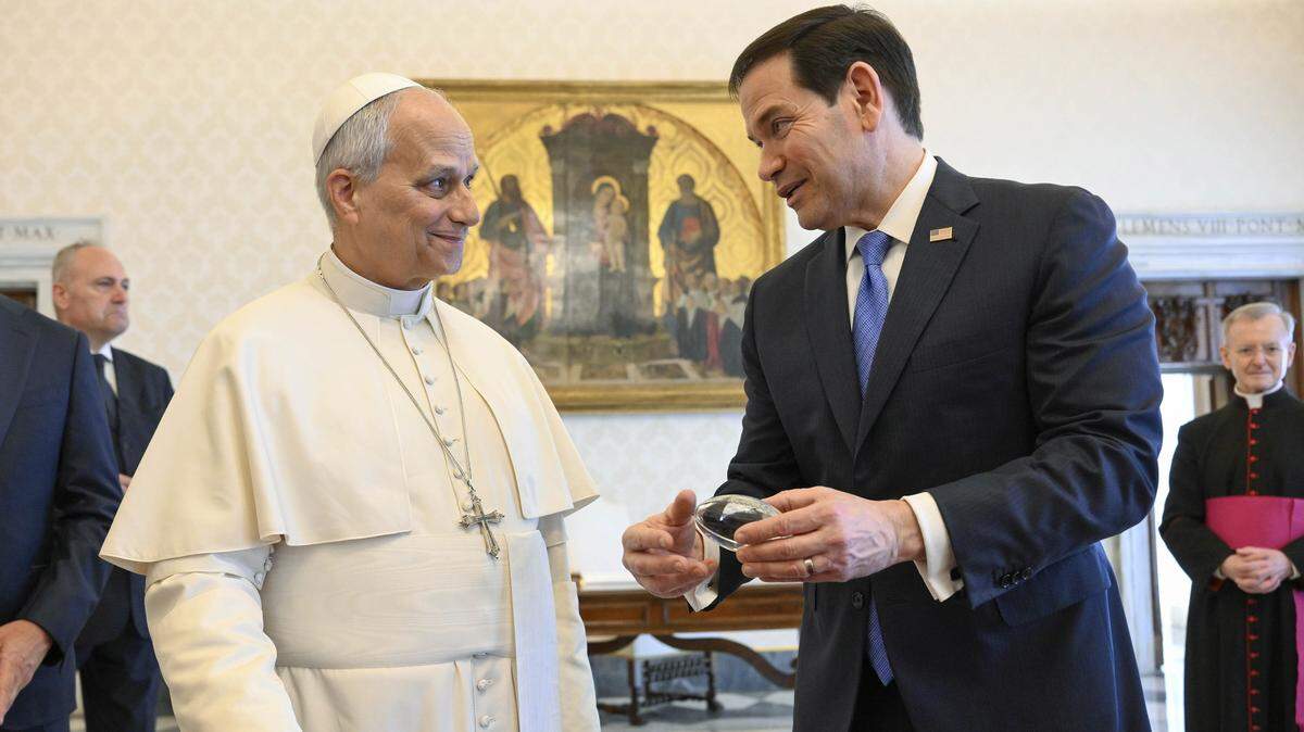 El papa León VIX durante una audiencia privada con el secretario de Estado de EEUU, Marco Rubio, en el Vaticano, el 7 de mayo de 2026.