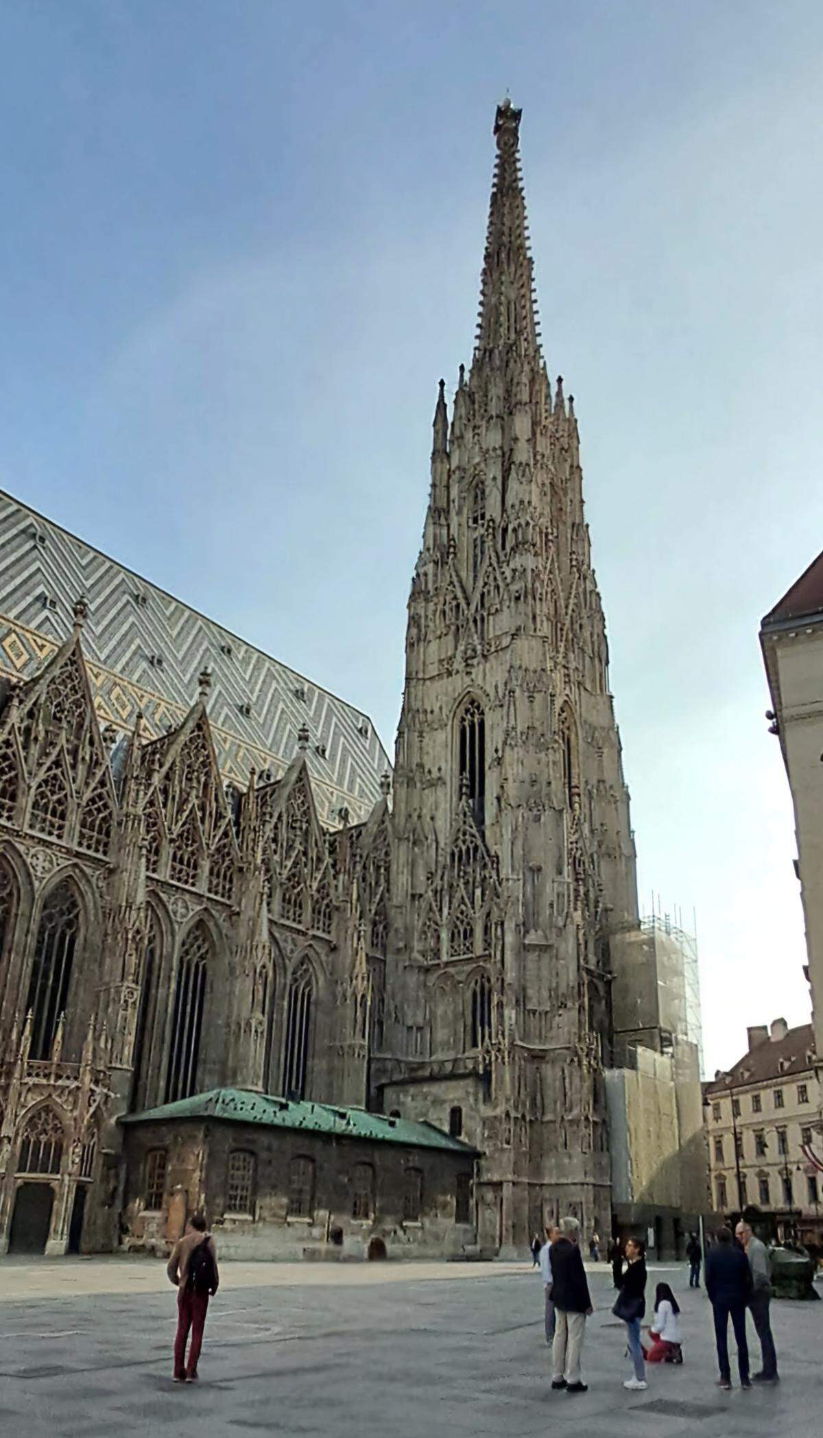 Perfil lateral de la Catedral de San Esteban de Viena.