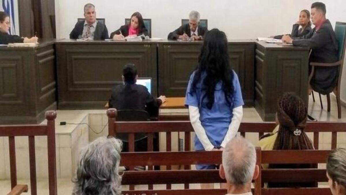 Una empleada de correos en Ciego de Ávila, Cuba, fue sancionada por el delito de “malversación” tras robo de pensiones a jubilados cubanos.