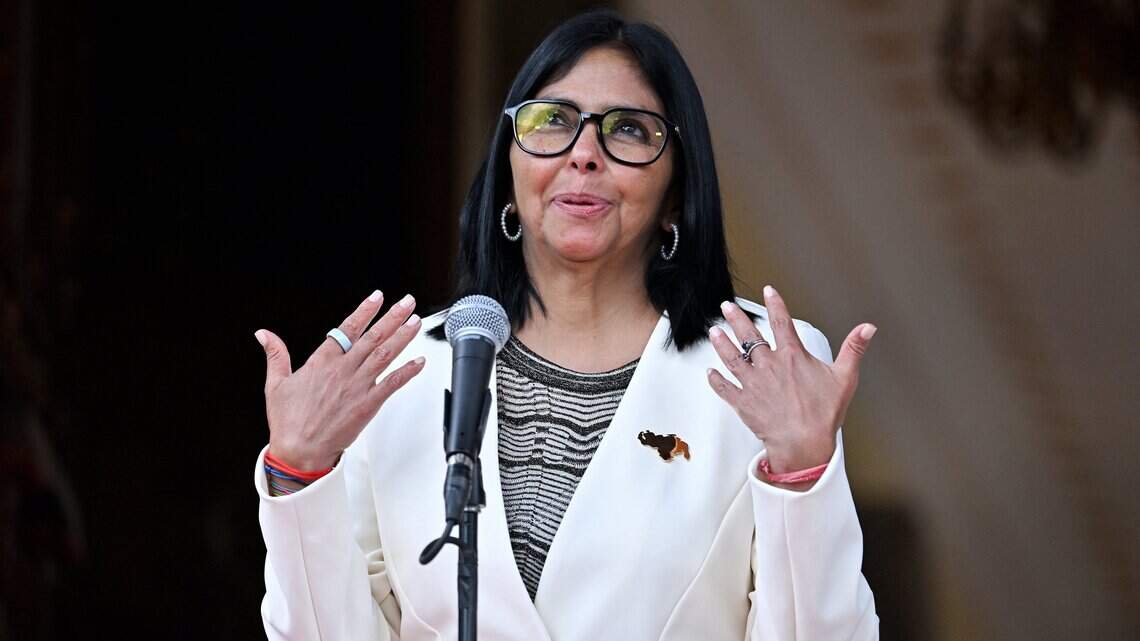 ‘Que nadie se entrometa' en la 'estabilidad' de Venezuela, advierte presidenta interina tras regreso de Machado
