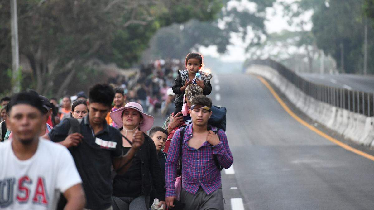 Foto de archivo. El presidente mexicano, Andrés Manuel López Obrador, afirmó este viernes que “está bajando la migración” tras la visita del miércoles de una delegación de Estados Unidos liderada por su secretario de Estado, Antony Blinken, para abordar el inédito repunte migratorio de diciembre.