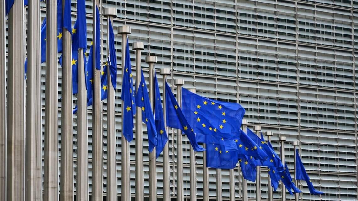 El requisito obligatorio para viajar a Europa con pasaporte americano sufre un revés inesperado