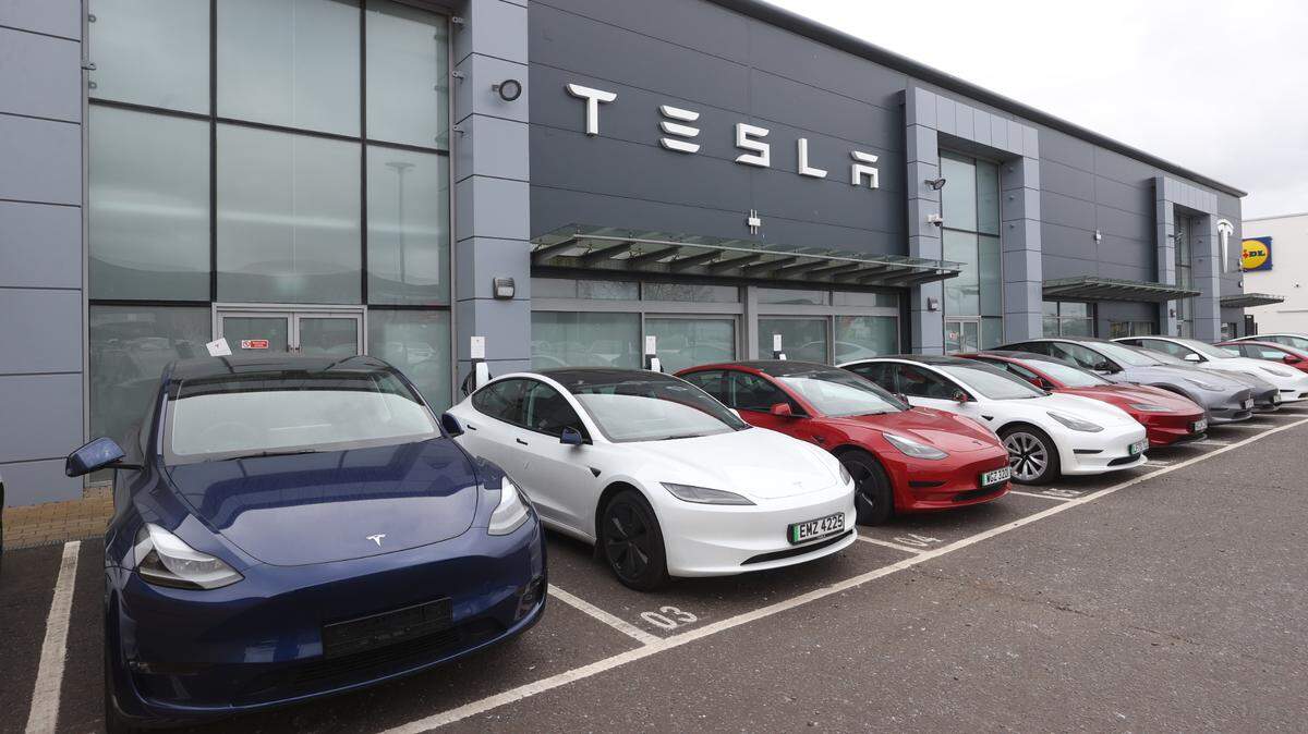 La fiscal general estadounidense, Pam Bondi, consideró este martes que la oleada de ataques contra propiedades del fabricante de vehículos eléctricos Tesla no son otra cosa que “terrorismo nacional”.