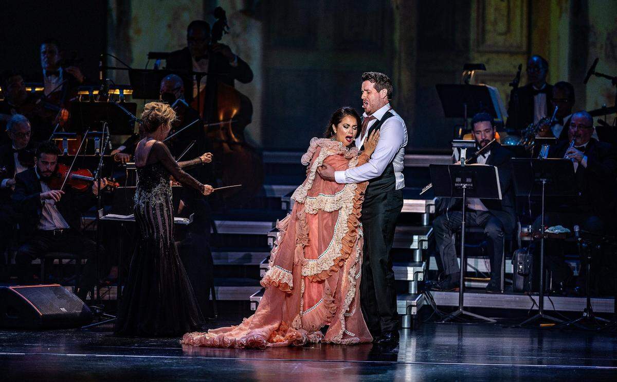 Eglise Gutiérrez y Peter Alexander Rivera en el gran dúo de Cecilia y Leonardo, “El corazón sabe mentir”.