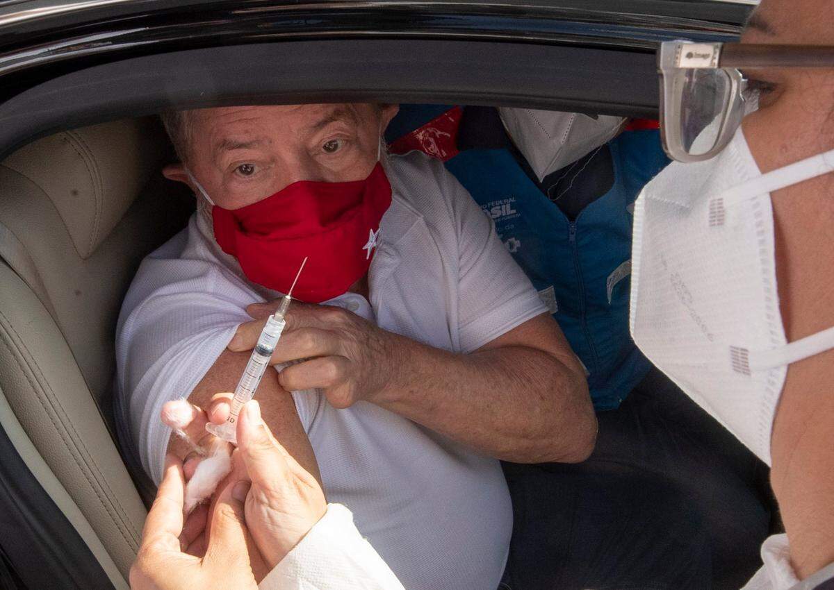 Existen técnicas de autoayuda que las personas pueden practicar o, en casos graves, la asistencia profesional de un terapeuta, para suoerar el miedo.