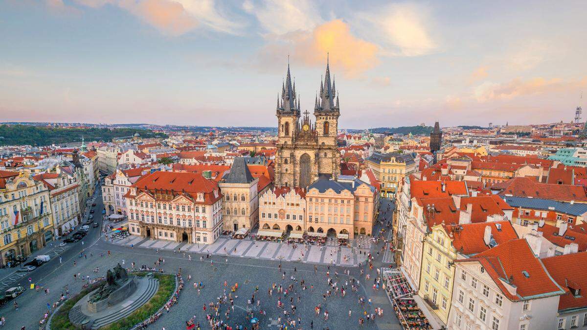 Plaza de la Ciudad Vieja, Praga, República Checa.