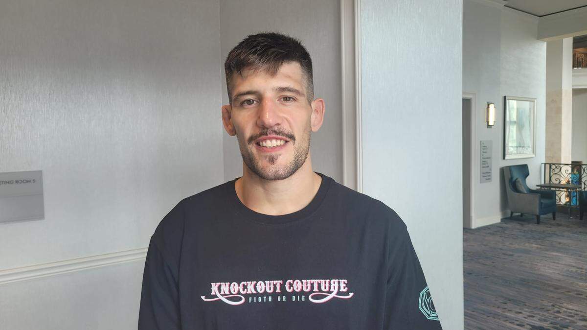 Joel Álvarez regresa este sábado en la UFC Tampa que tendrá lugar en la Amelie Arena para enfrentar a Drakkar Klose, otro guerrero que no pide tregua ni cuartel, de modo que esa pelea es candidata a la mejor de la noche.
