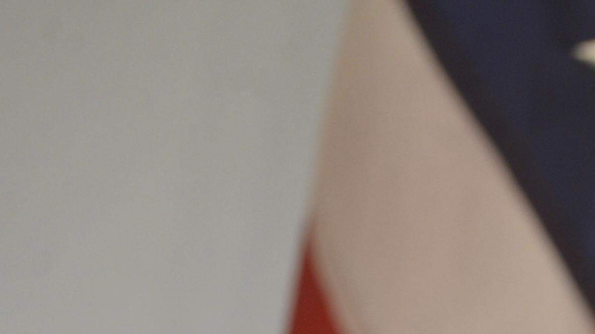 El Secretario de Hacienda de los Estados Unidos, Steven Mnuchin, habla durante una conferencia de prensa en la reunión de los Ministros de Finanzas y los Gobernadores de Bancos Centrales del G20 en Baden-Baden, Alemania Meridional, el 18 de marzo de 2017.