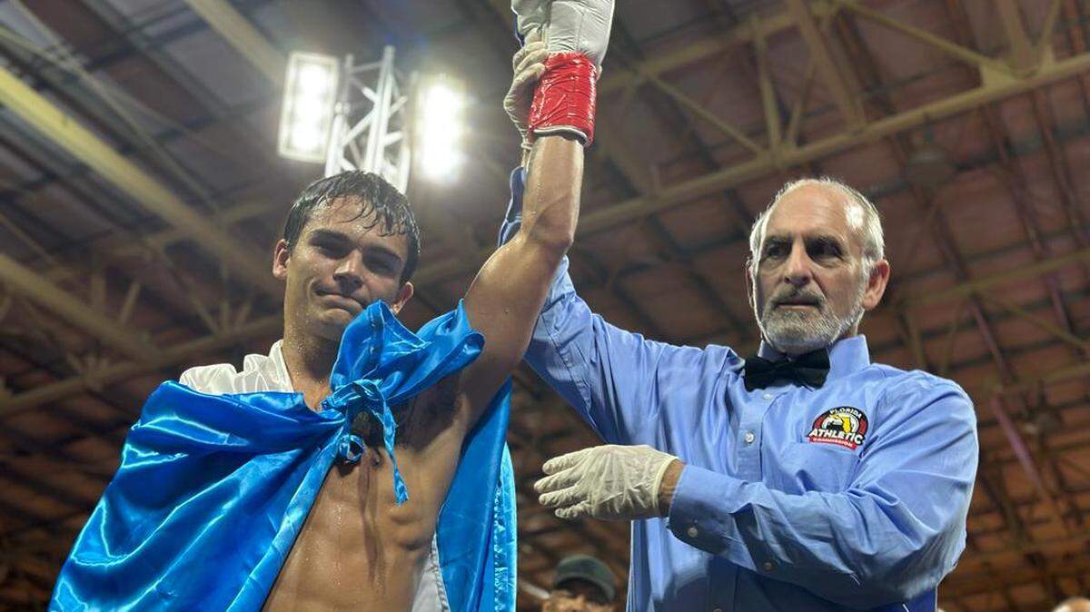 Alex Miller, de la escuadra de Mundo Boxing, continuó su ascenso en el peso súper gallo al imponerse por nocaut en el cuarto asalto, validando las ilusiones del profesor Pedro Díaz, quien ha puesto mucha fe en este joven peleador nacido en Guatemala.