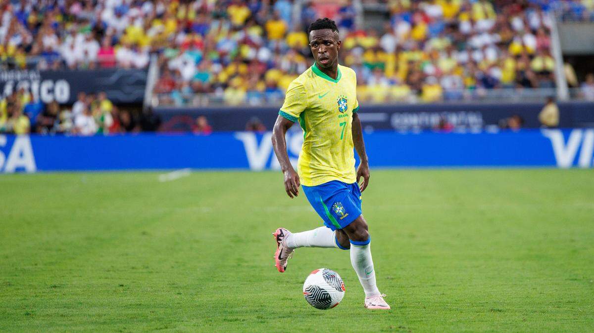 Brasil se estrenará este lunes en la Copa América de Estados Unidos-2024 con su artillería pesada, comandada por los envalentonados Vinicius Jr (en la foto) y Rodrygo, frente a una muy joven Costa Rica que aspira a “competir a la par” de los pentacampeones del mundo.